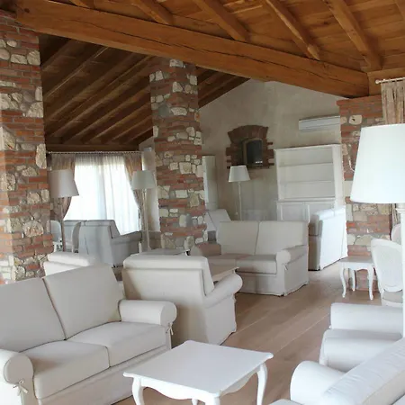 Relais Mondotella Landhaus *