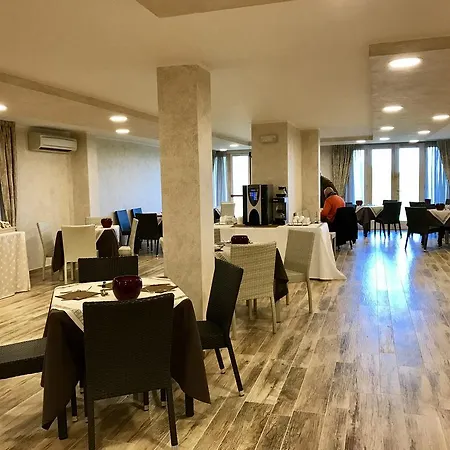 Relais Mondotella בית כפרי